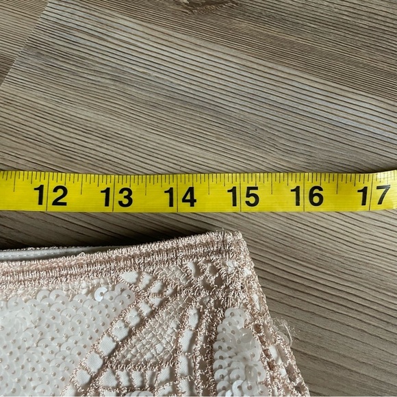 Express NEW sequined mini skirt Champagne Cream Side zip Lace Overlay Size 10 - Picture 9 of 11